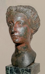 Romeinse kunst: bronzen buste van een vrouw met het kapsel van de Antonijnen. Rome, Museo della Civilta Romana