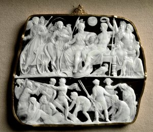 Romeinse kunst: onyx camee gemaakt door de beeldhouwer Dioscuride op twee niveaus. Boven verwelkomt keizer Augustus, omringd door mythologische goden, zijn opvolger Tiberius.