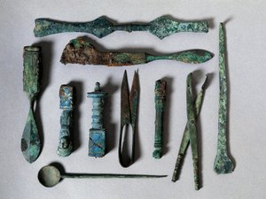 Romeinse kunst: set chirurgische instrumenten uit het Huis van de Chirurg in Pompeii. 1e eeuw v.Chr. Napels, Museo Archeologico Nazionale