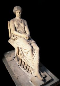 Romeinse kunst: standbeeld van Agrippina de Oudere (14 v.Chr.-33), vrouw van Germanicus. Marmeren sculptuur. 1e eeuw n.Chr. Nationaal Archeologisch Museum, Napels