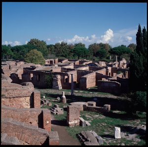 Romeinse kunst: uitzicht op de ruïnes van de archeologische site van Ostia door Roman