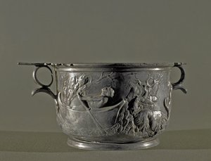 Zilveren skyphos, 2e eeuw v.Chr. door Roman