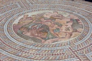 Theseus en de Minotaurus, Huis van Theseus, Paphos, Cyprus (mozaïek)