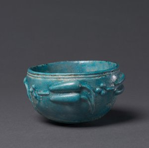 Kom met lotusknopdecoratie, Egypte, 1-200 door Roman Imperial Period