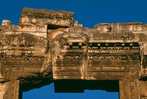 Tempel van Bacchus, detail van de deur latei, Hoge Keizerlijke Periode 27 v.Chr.-395 n.Chr.