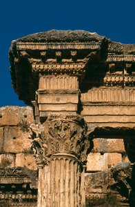 Tempel van Bacchus, detail van het hoofdgestel, Hoge Keizerlijke Periode 27 v.Chr.-395 n.Chr.