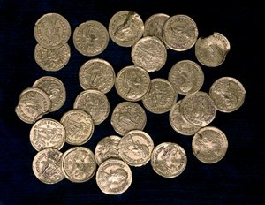 28 munten uit de periode van de West-Romeinse keizer Flavius Honorius en de Oost-Romeinse keizer Flavius Arcadius, 4e en 5e eeuw