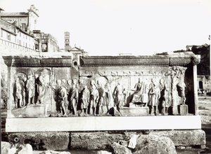 Pluteus van Trajanus met afbeeldingen van de Institutio Alimentaria door Roman Roman
