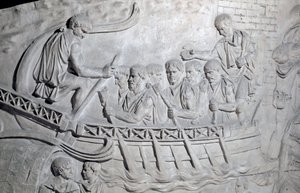 Romeinse kunst: Romeinse soldaten op een galei op de Donau tijdens de Eerste Dacische Oorlog. Gietvorm uit 1862 die de bas-reliëfs van de zuil van Trajanus (Colonna Traiana) in Rome reproduceert, gebouwd tijdens het bewind van keizer Trajanus (53-117)