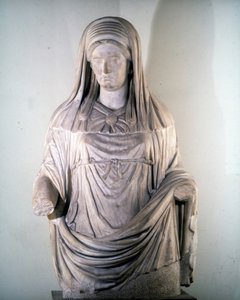 Beeld van de vestalin Massima. Museo nazionale Romano. Rome