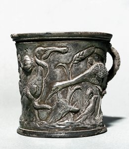 Zilveren beker met vogels en tarwe door Roman Roman