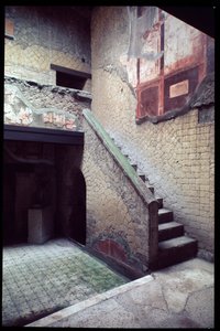 Uitzicht op de casa del Bel Cortile, 5e eeuw v.Chr.-1e eeuw n.Chr. door Roman Roman