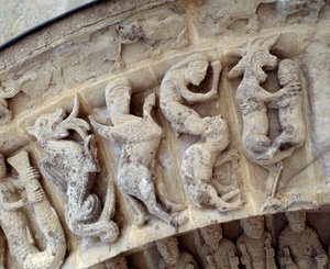 Detail van beeldhouwwerken van het zuidportaal