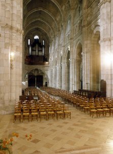 Interieur van de Cathédrale Saint-Lazare d