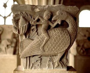 Voorstelling van een gevecht tussen een man en een vogel (gekerfd kapiteel van de kapittelzaal) door Romanesque