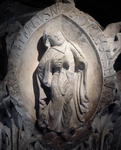 Tonen van gregoriaanse zang: de tweede toon, Kapiteel van het koor (beeldhouwwerk) door Romanesque