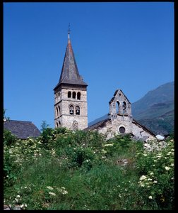 Uitzicht op de kerk van Sint Maria, Arties door Romanesque