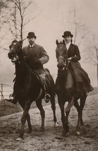 Z.M. Koning George V en Prinses Mary, 1914 door Rotary Photo