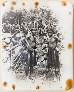 Twee Ifugao gekleed voor de hanengevechtdans door Roy Barton