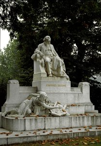 Monument ter ere van de Duitse componist Johannes Brahms (1833-1897) gemaakt door Rudolf von Weyr (1847-1914). Ressel Park, Wenen, Oostenrijk