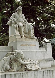 Monument ter ere van de Duitse componist Johannes Brahms