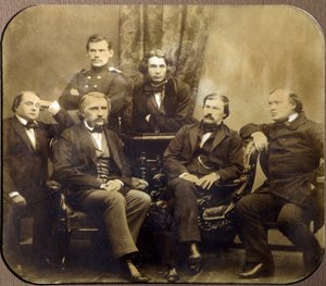 Leon Tolstoi en Dmitri Grigorovitch - Zittend, Ivan Alexandrovitch Gontcharov, Ivan Sergeyevich Tourgueniev, Alexander Vasilievich Drushinin en Al