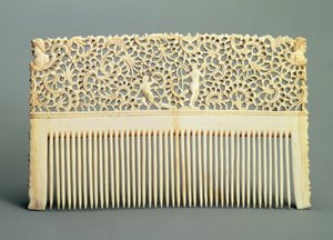 Ornamentale kam met tanden aan één kant, uit Kholmogory, midden 18e eeuw