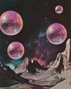 Paarse bollen in een buitenaards landschap door Samantha Hearn