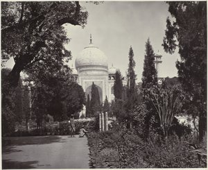 Gezicht op de Taj Mahal en de bijhorende tuin