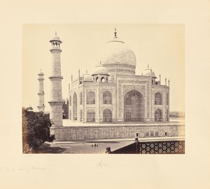 Agra; De Taj, vanaf de hoek van de Quadrangle