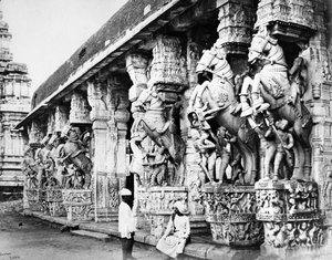 Gesneden paardenpilaren in de Ranganatha-tempel, Srirangam, 1869