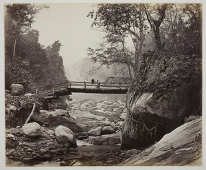 Zonder titel [voetbrug over een rivier], c. 1865 door Samuel Bourne