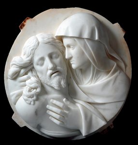 Pieta Marmeren beeldhouwwerk door Santo Varni (1807-1885) 1863-1870. Dim. 56x52x12 cm Uit de collectie van Prins Odon di Savoia. Genua, Galleria d