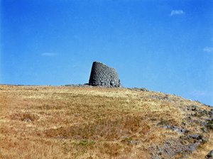 Nuragische cultuur: ruïnes van de nuragische stad op de megalitische site van Macomer