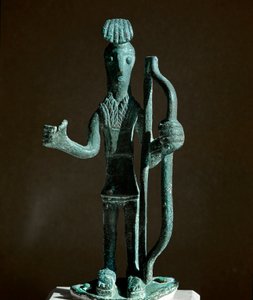 Nuragische cultuur: bronzen beeldje van een krijger die een boog spant (speer ontbreekt). 8e-7e eeuw v.Chr.