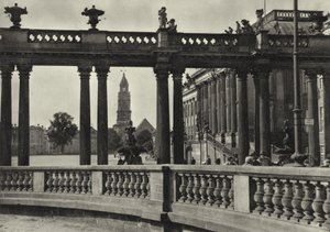 Potsdam, Stadtschloss, colonnades aan de Havel door Sasha Stone