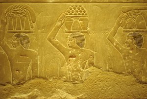 Oud Egypte, Wandgravure/schildering, Mastaba/Graf van Idout, Saqqara, 2323-2150 v.Chr., Dragers met offers door School Egyptian