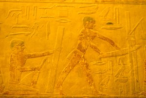Oude Egypte, muurgravure, Mastaba/Tombe van Ti, Saqqara, 5e dynastie, timmerlieden, hout schaven en zagen