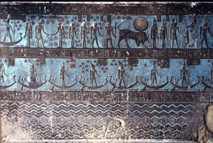 Oud Egypte, muurschildering/gravure, astrologische symbolen van het plafond van de buitenste hypostyle hal, Tempel van Hathor, Dendera door School Egyptian