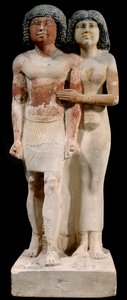 Egyptische oudheid: Kalkstenen standbeeld van het paar Raherka en Meresankh. 5e dynastie. Oude rijk (rond 2700-2200 v.Chr.). Zon 0,52x0,21 m Parijs, Musée du Louvre door School Egyptian