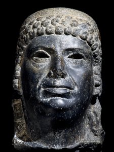 Hoofd van Cleopatra III, basalt sculptuur