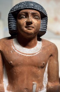 Mannelijke figuur, beschilderd kalkstenen standbeeld, Egyptische beschaving, detail
