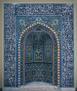 Gebedsnis (Mihrab), begin 1600s (keramisch mozaïek) door School Iranian
