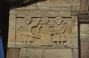 Detail van de gevel van de parochiekerk van Santa Maria door School Italian
