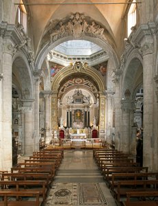 Interieur van de Basiliek van Santa Maria del Popolo (15e tot 17e eeuw, Rome, Italië) door School Italian