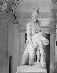 Menelaüs ondersteunt het lichaam van Patroklos, kopie van een Grieks origineel door School Italian