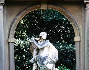 Standbeeld van Venus, in de tuinen van de Villa la Pietra door School Italian