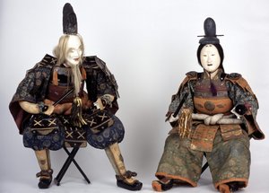 Japanse poppen uit de Edo-periode die verschijnen op het Jongensfeest. Captier Collectie. Parijs