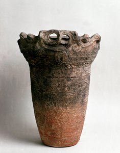 Grote terracotta vaas uit Fukushima, Jomon-periode 16e-10e eeuw v.Chr. door Japanese School