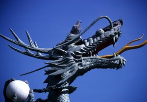 Drakenstandbeeld, Yongdusan park in Pusan, Korea